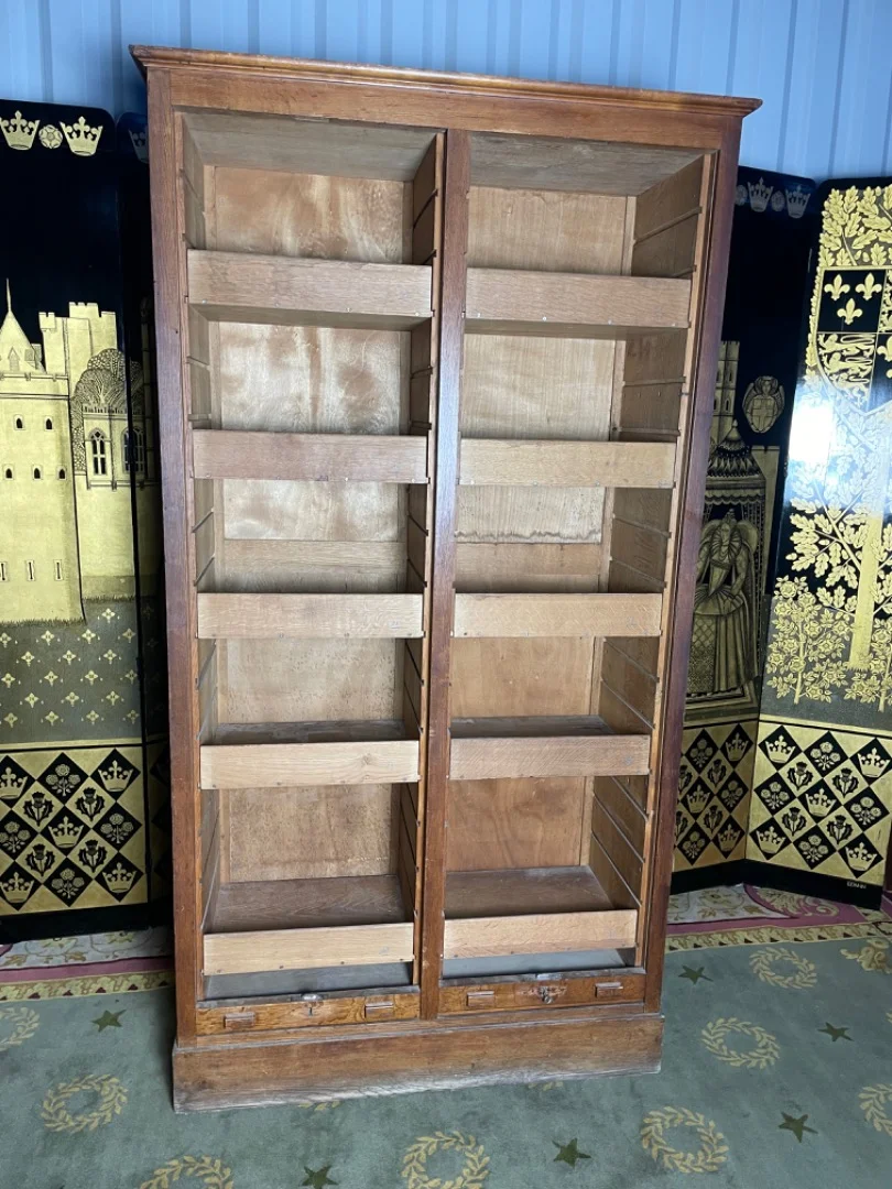 Aktenschrank aus Eiche