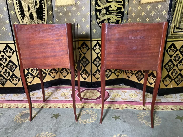 Paire de chevets en marqueterie de style Louis XV
