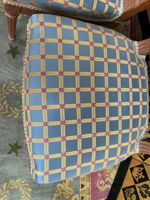 STÜHLE IM LOUIS XVI-STIL