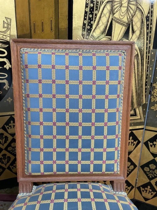 STÜHLE IM LOUIS XVI-STIL