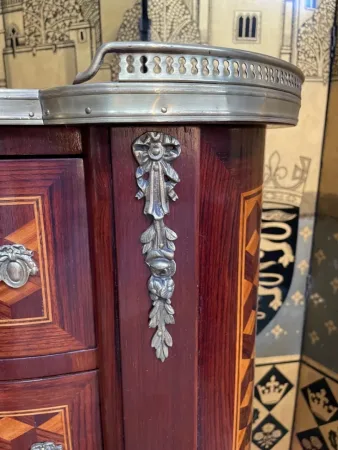 Chiffonnier de style Transition en marqueterie