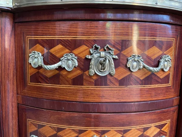 Chiffonnier de style Transition en marqueterie