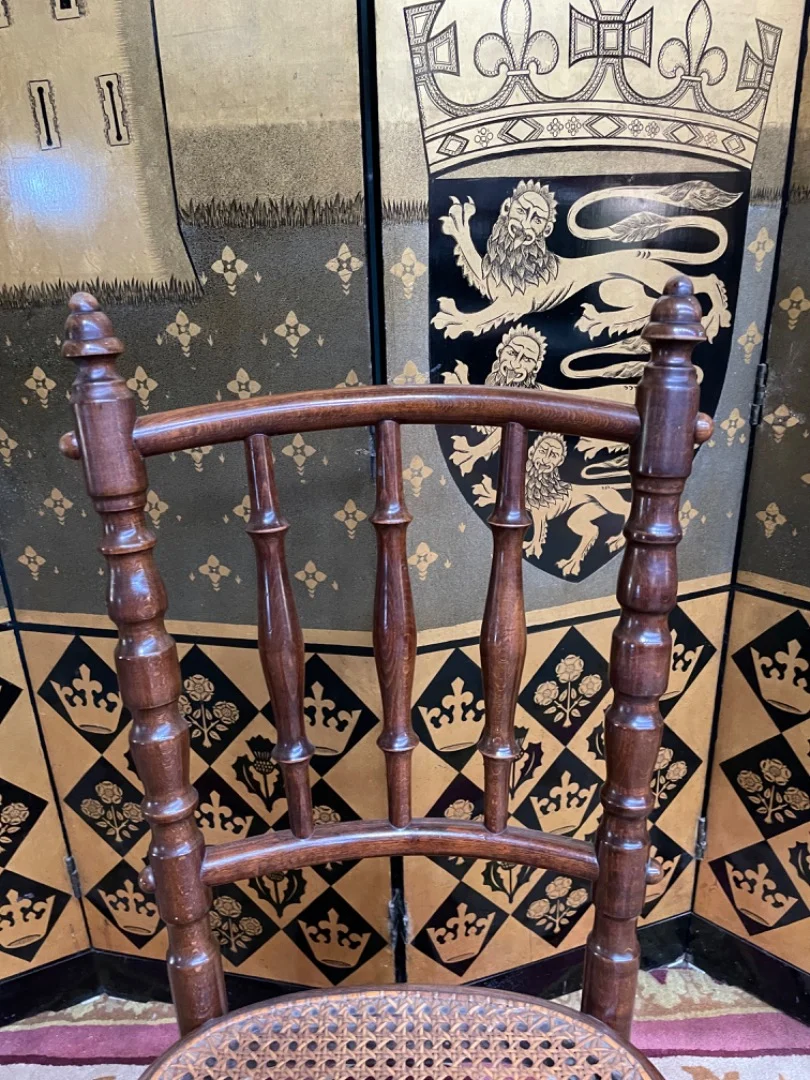 Suite de 8 chaises de bistrot FISCHEL pas THONET