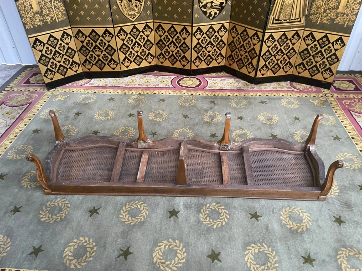 LOUIS XV PERIOD SEAT
