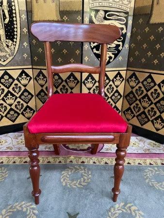 Suite de 6 chaises anglaises en acajou 19eme