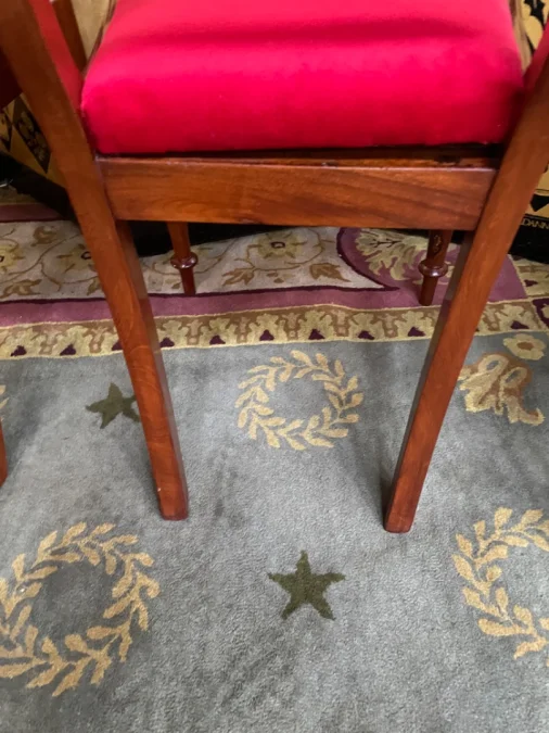 Suite de 6 chaises anglaises en acajou 19eme