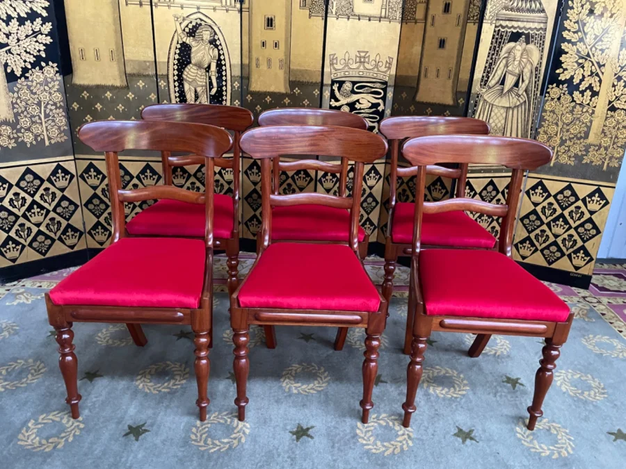 Suite de 6 chaises anglaises en acajou 19eme