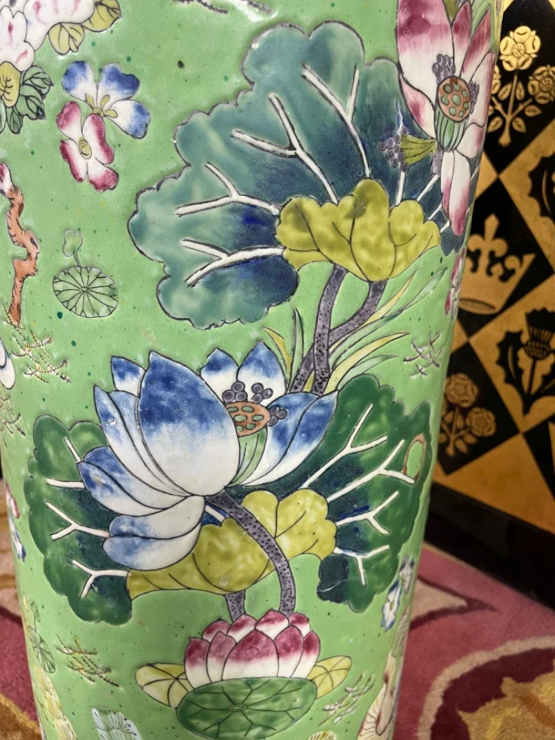 Paire de porte- parapluies chinois à émaux