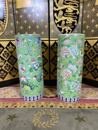 Paire de porte- parapluies chinois à émaux
