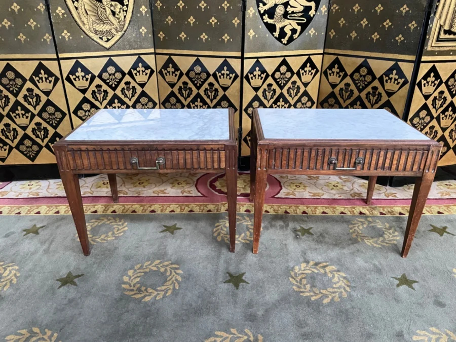 Paire de chevets de style Louis XVI