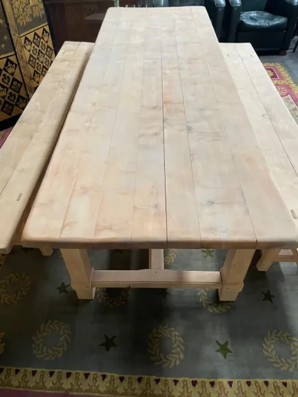 Table de ferme en hêtre massif et ses deux bancs