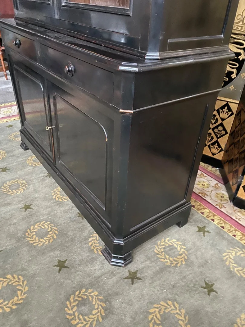 Buffet deux corps Louis Philippe en bois noirci