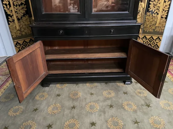 Buffet deux corps Louis Philippe en bois noirci