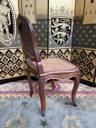 STÜHLE IM LOUIS XV-STIL
