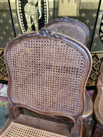 STÜHLE IM LOUIS XV-STIL
