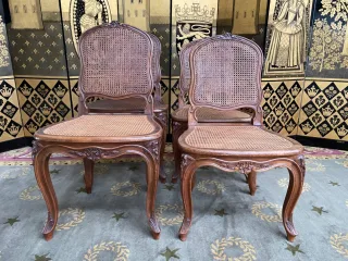 STÜHLE IM LOUIS XV-STIL