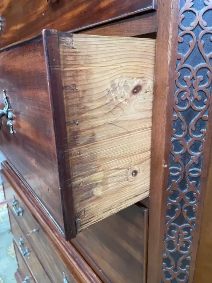 Commode dites « Tallboy » anglaise 19eme