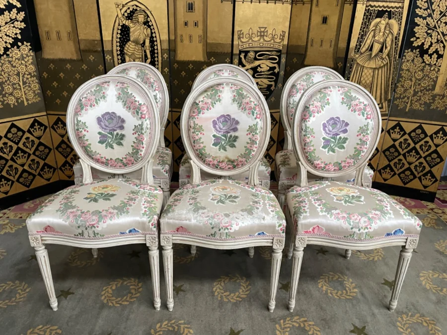 STÜHLE IM LOUIS XVI-STIL