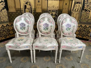 STÜHLE IM LOUIS XVI-STIL