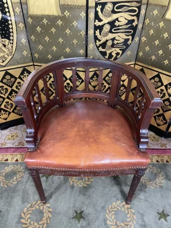 Fauteuil de bureau en acajou de style Louis XVI