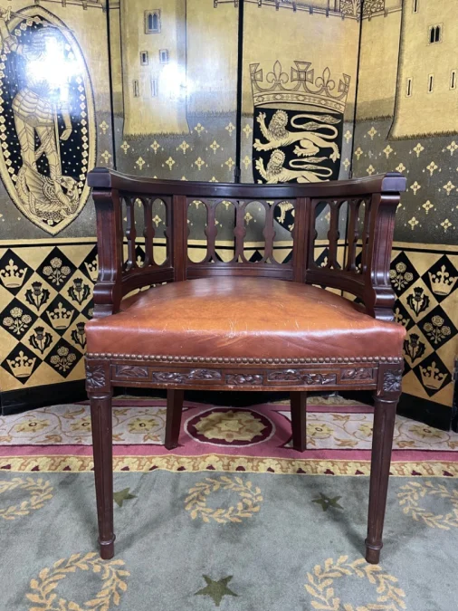 SCHREIBTISCHSTUHL IM LOUIS XVI-STIL