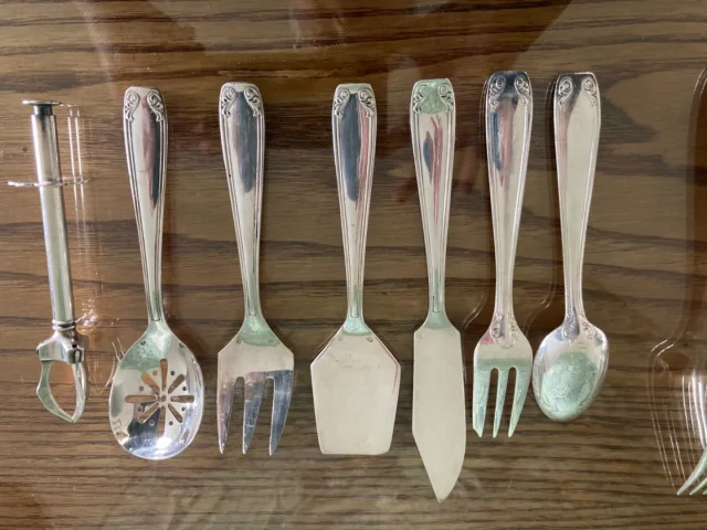 Ménagère de 105 pièces en métal argenté