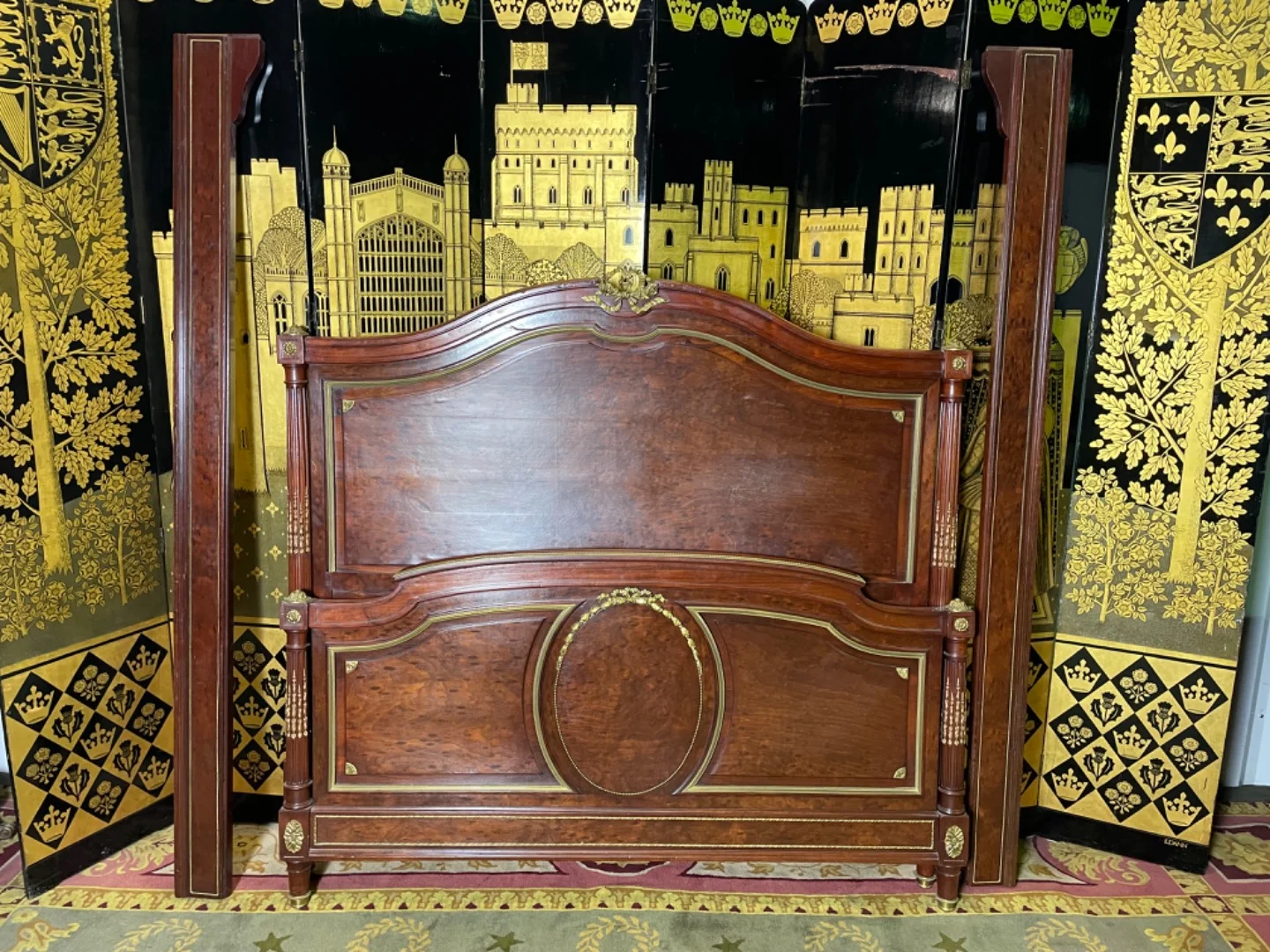 BETT IM LOUIS XVI-STIL