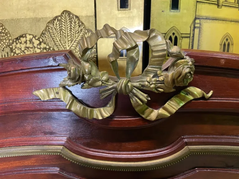 Lit en acajou et bronze de style Louis XVI