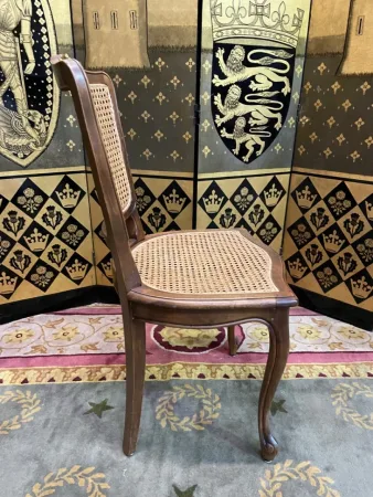 STÜHLE IM LOUIS XV-STIL