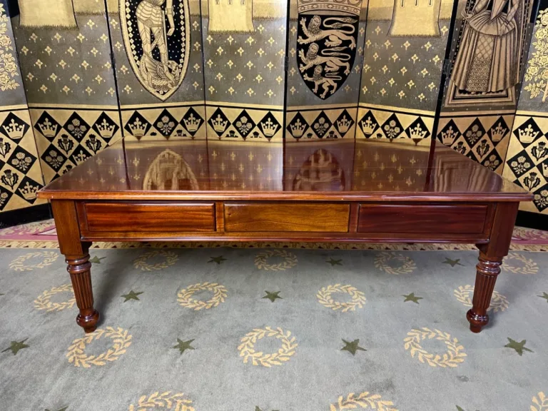 Table basse anglaise en acajou