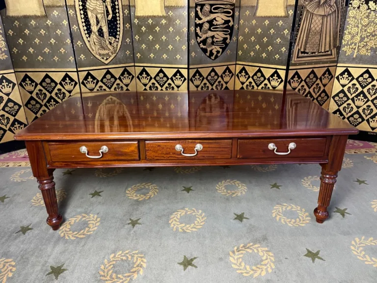 Table basse anglaise en acajou