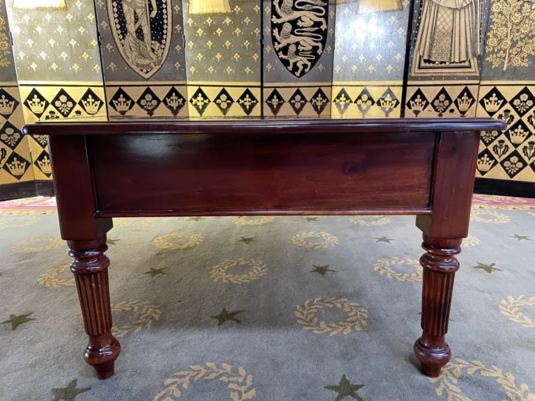 Table basse anglaise en acajou