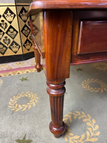 Table basse anglaise en acajou