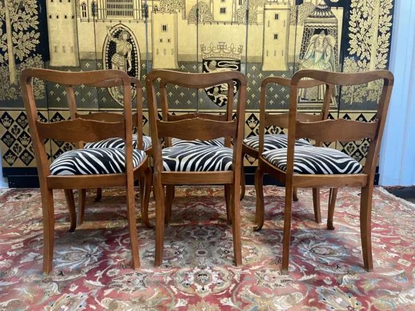 Suite de 6 chaises anglaises Cheppendeale