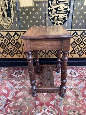 OAK OCCASIONAL TABLE