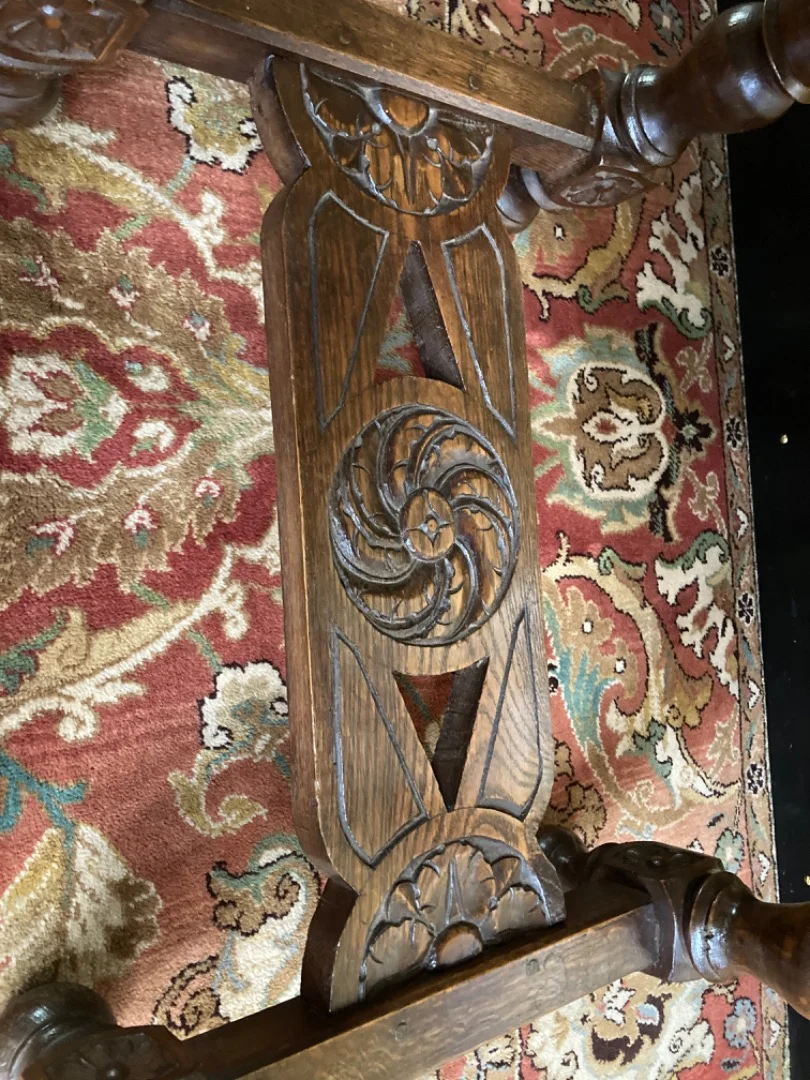 OAK OCCASIONAL TABLE