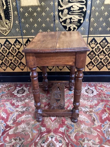 OAK OCCASIONAL TABLE