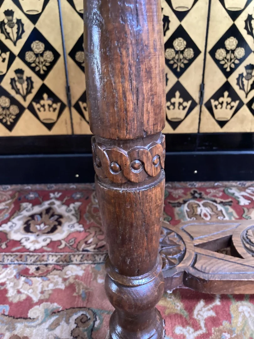 OAK OCCASIONAL TABLE