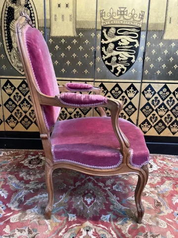 LOUIS XV STYLE ARMCHAIRS