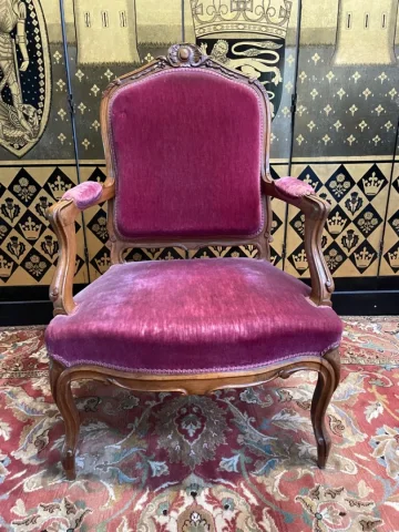 LOUIS XV STYLE ARMCHAIRS
