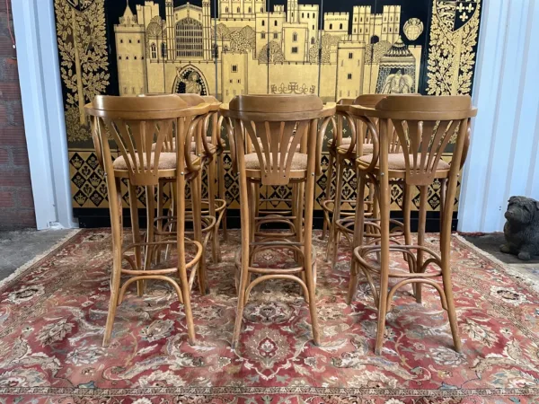 Suite de 9 tabourets de bar
