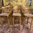 Suite de 9 tabourets de bar