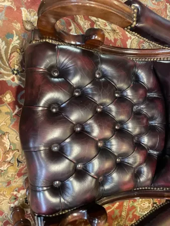 Paire de fauteuils anglais Chesterfield