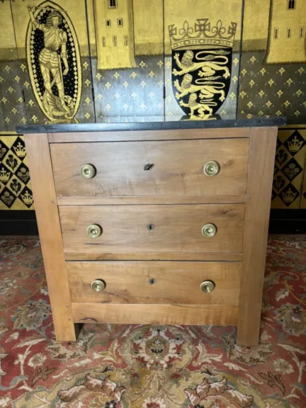 Commode époque empire en noyer blond