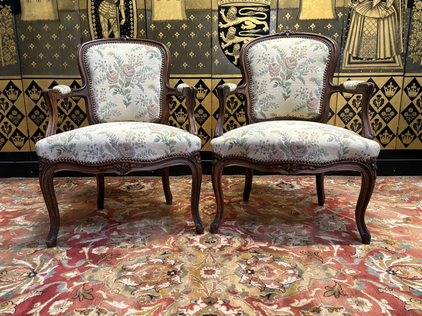 PAAR STOELEN IN LOUIS XV-STIJL