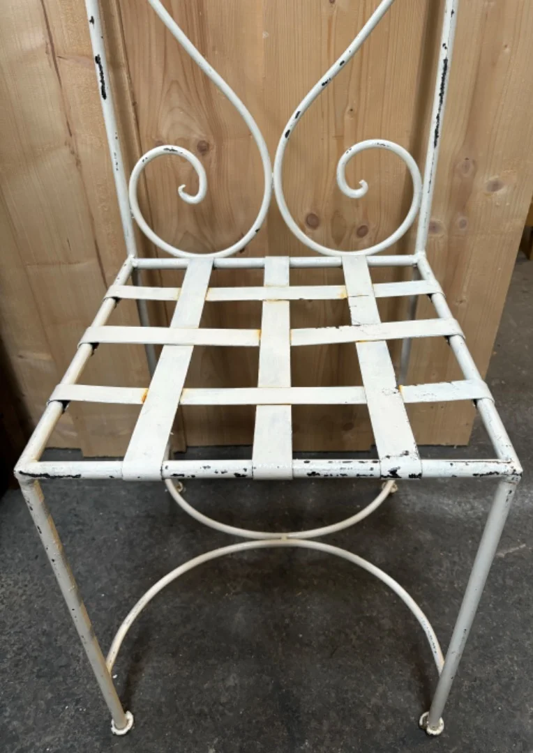 Salon de jardin en fer forgé et verre