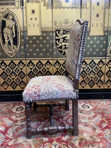 Suite de 6 chaises Louis XIII