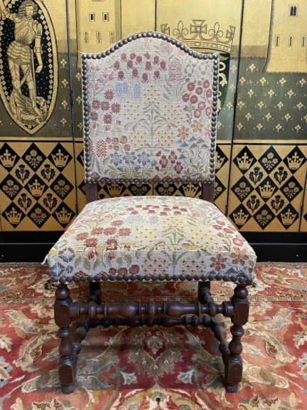 Suite de 6 chaises Louis XIII