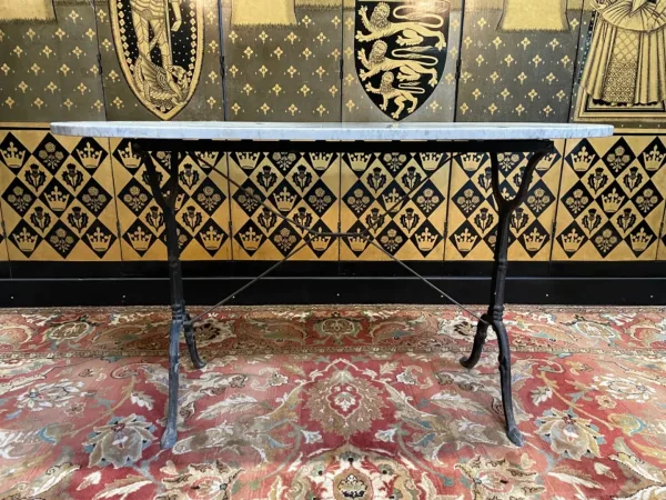 Table de bistrot dessus marbre