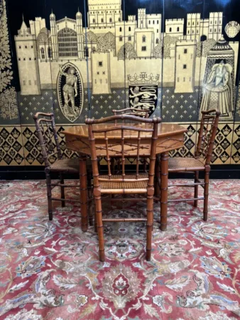 Table et chaises en bambou